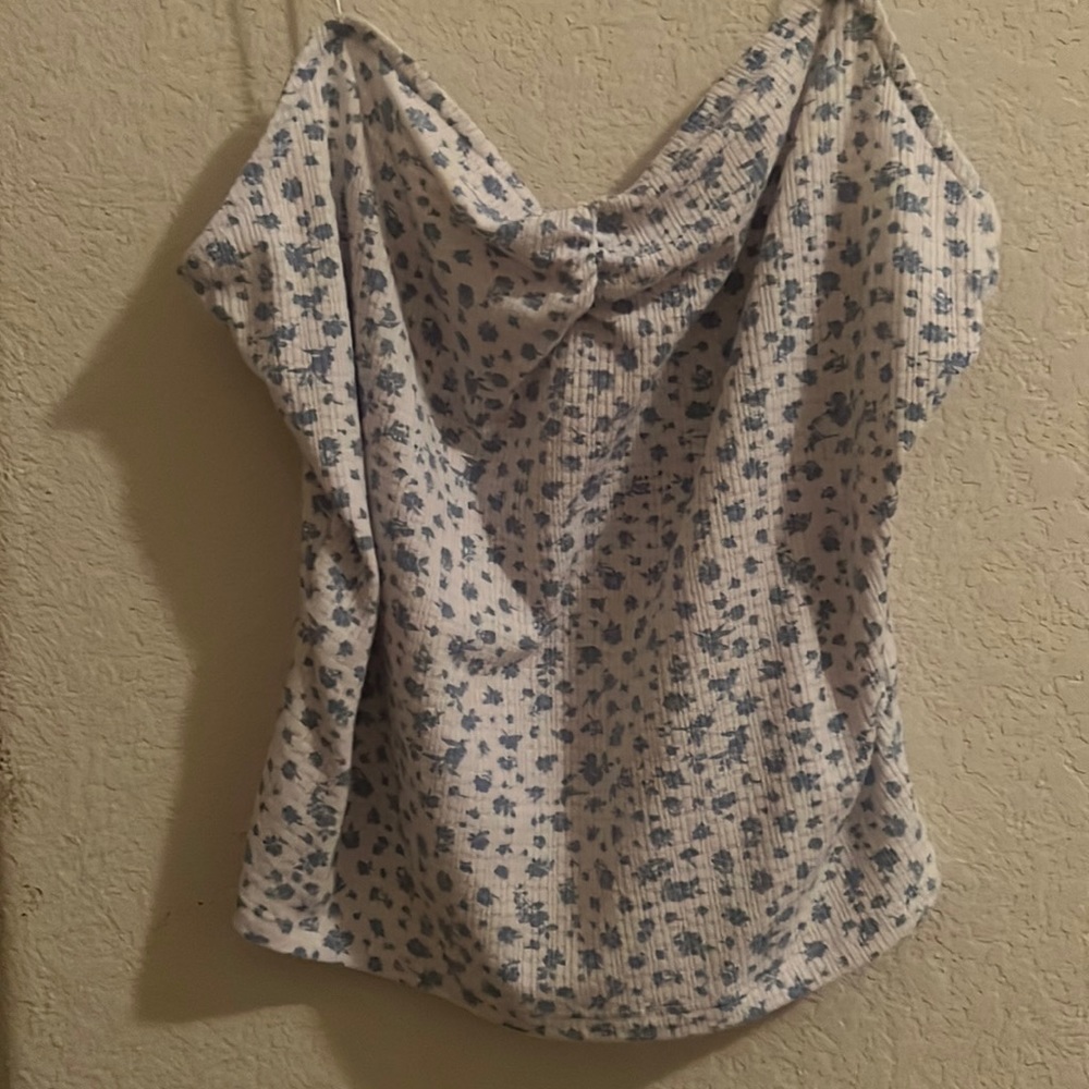 Blue and white floral tank top. Large.